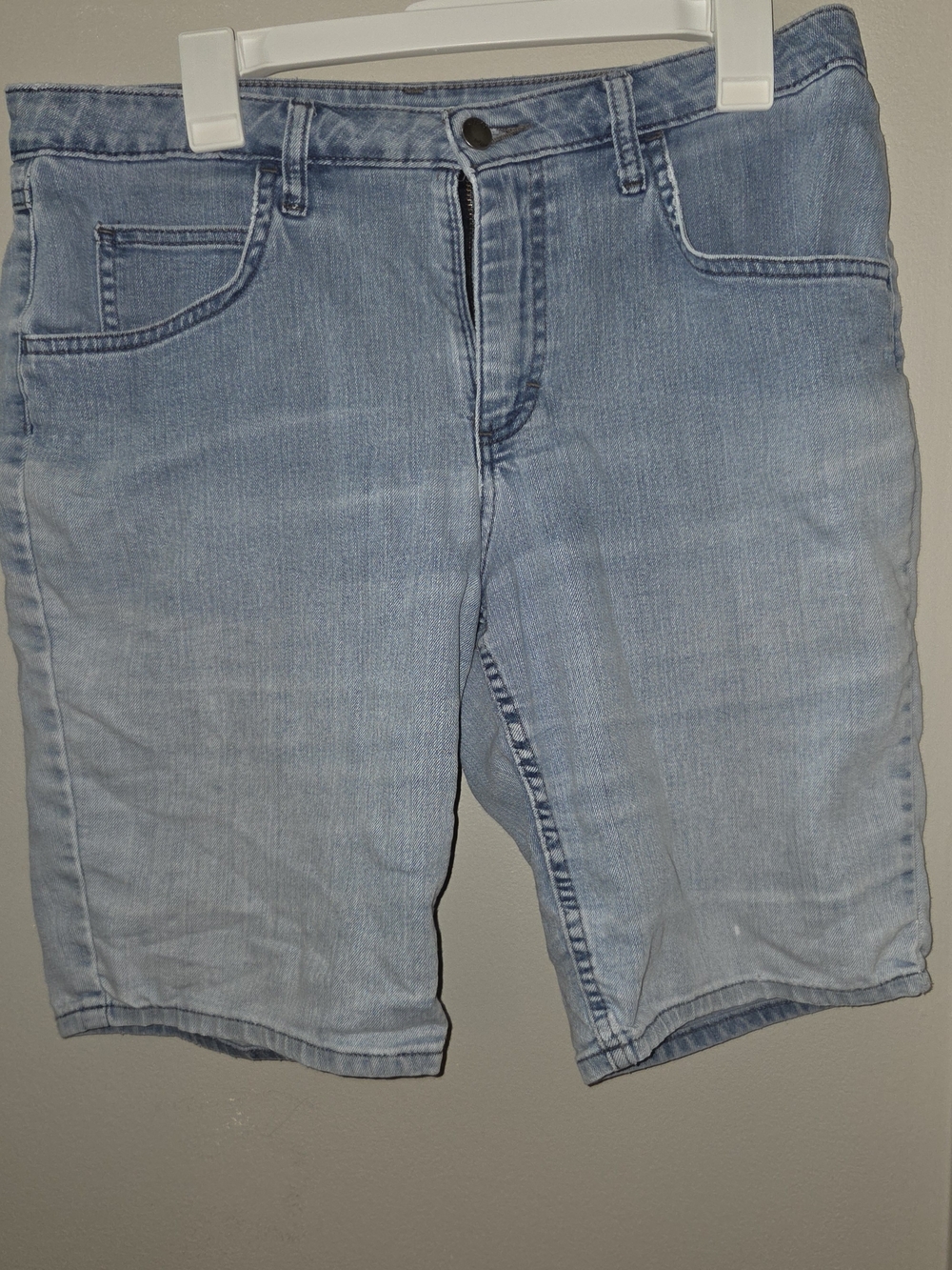 Bermuda Denim Shorts in Faded Blue Size Unknown Mid Rise